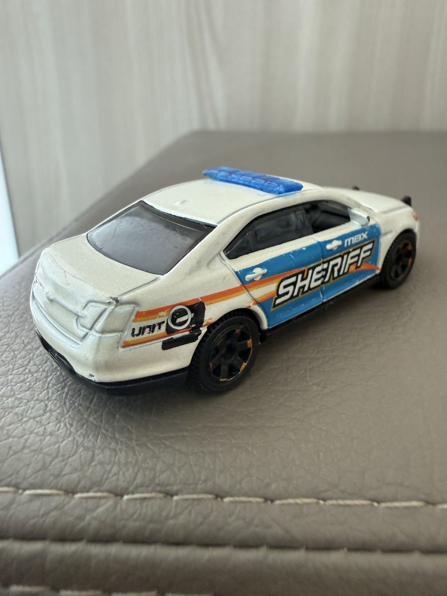 Matchbox Modellini d'auto: Auto polizia Matchbox Ford Interceptor Sheriff - 2010 – Usato da Viganello venduto da mat_bds6 1
