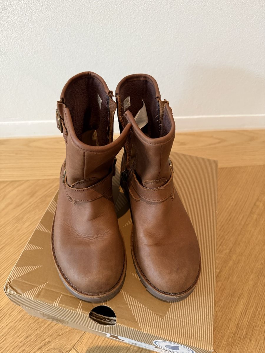 Ugg Scarpe per ragazzi: Neuwertige Kinderwinter UGG Boots Braun Gr. 32 – Usato da Hergiswil NW venduto da Labello01 2