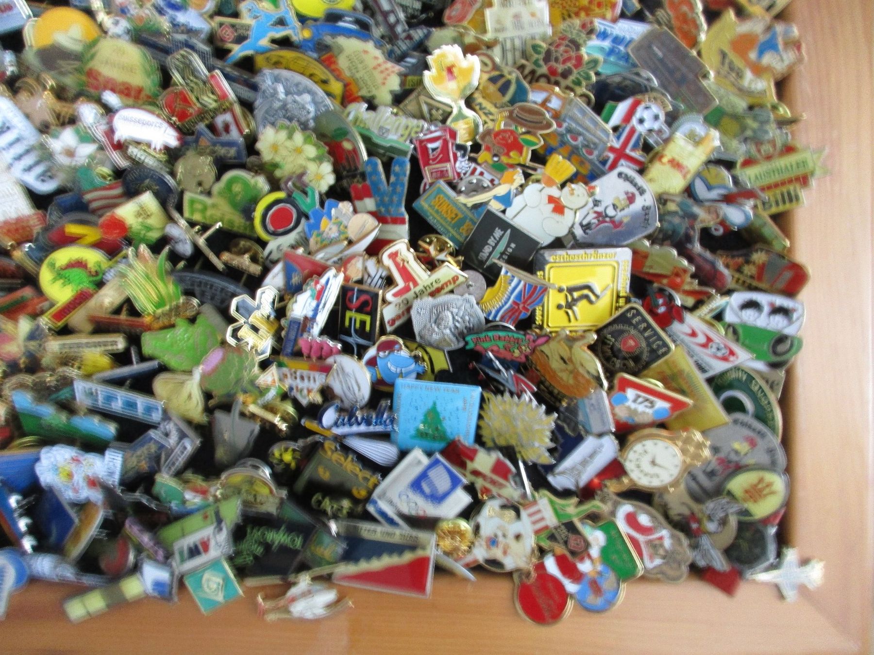 Placchette & Badge: Über 370 Pins / Aus Sammlung / Alle mit Verschlüssen – Usato da Eschenbach LU venduto da Jack1711 4