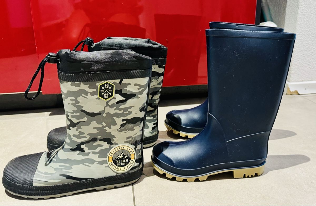 Scarpe per ragazzi: Junge 2 paar Gummistiefel grosse 35/33 – Usato da Leibstadt venduto da Ukrainelvivvorever 3