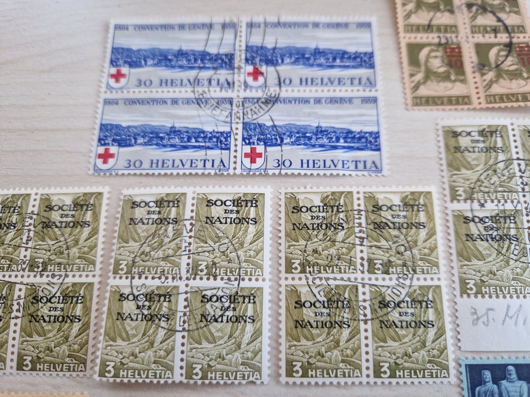 Tutti i francobolli: Ansammlung CH 4er Blöcke, ab 1.- – Usato da Burgdorf venduto da Glossy01 2