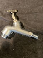 Neuer, ungebrauchter Wasserhahn für den Aussenbereich