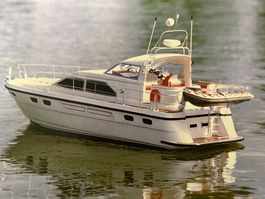 RC Motoryacht Broom 44