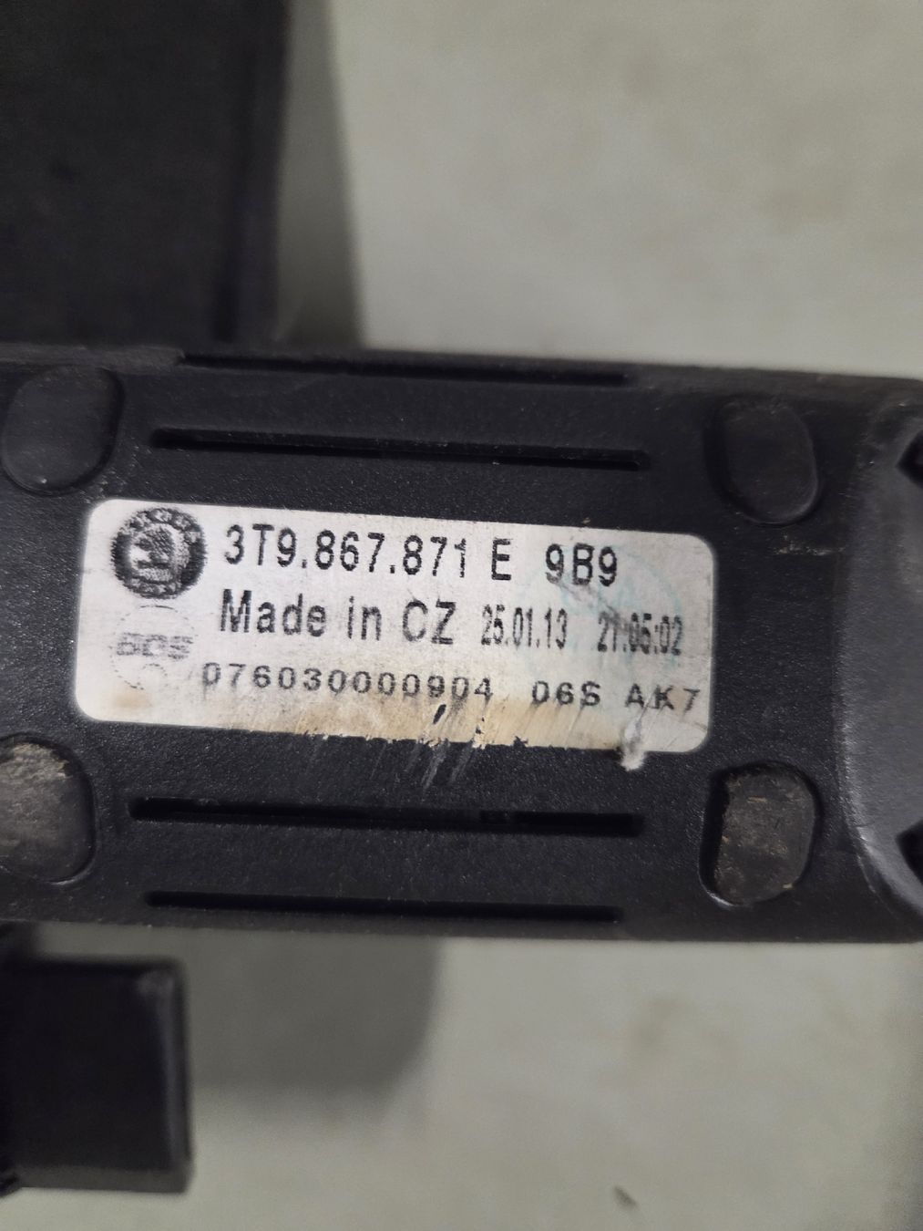 Skoda Tutti pezzi di ricambio auto: Skoda Superb 2008- 2015 Kofferraumabdeckung – Usato da Egliswil venduto da m-bruder 1