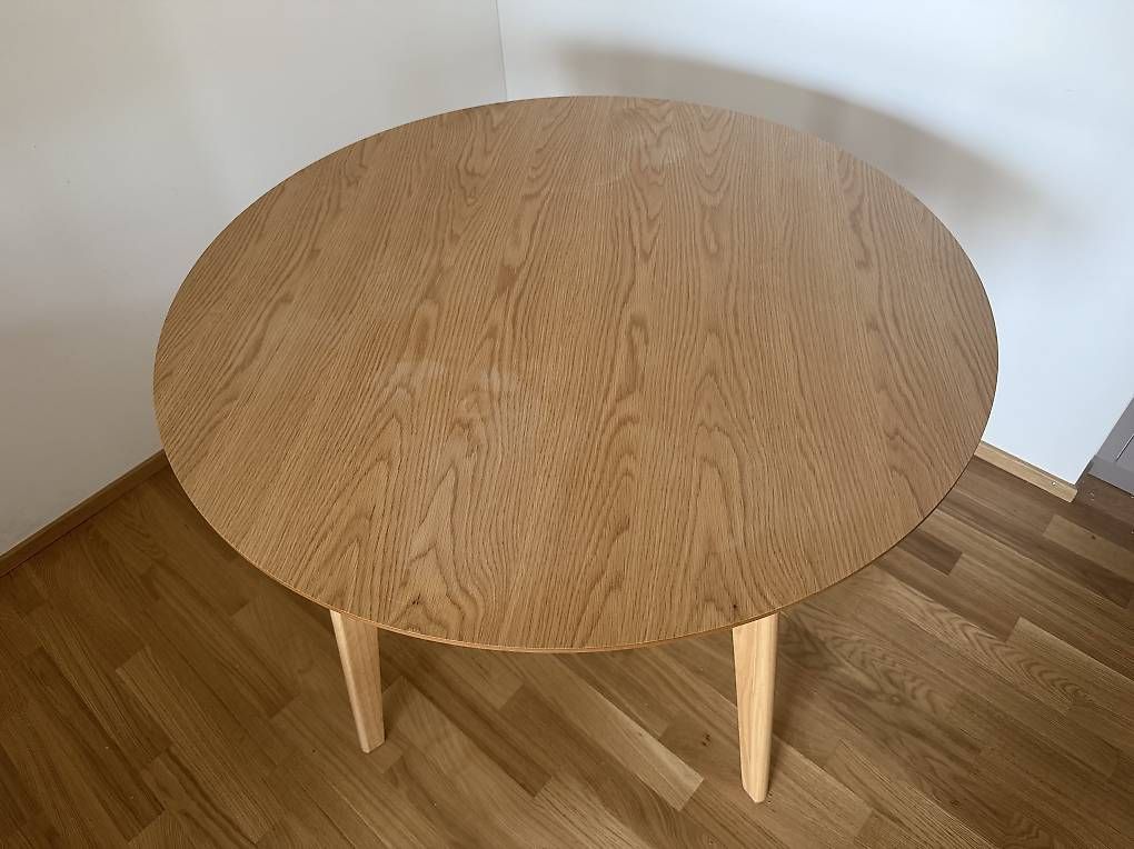 Tables: Stilvoller Esstisch  – D'occasion à Biel/Bienne par xav_8d66 2