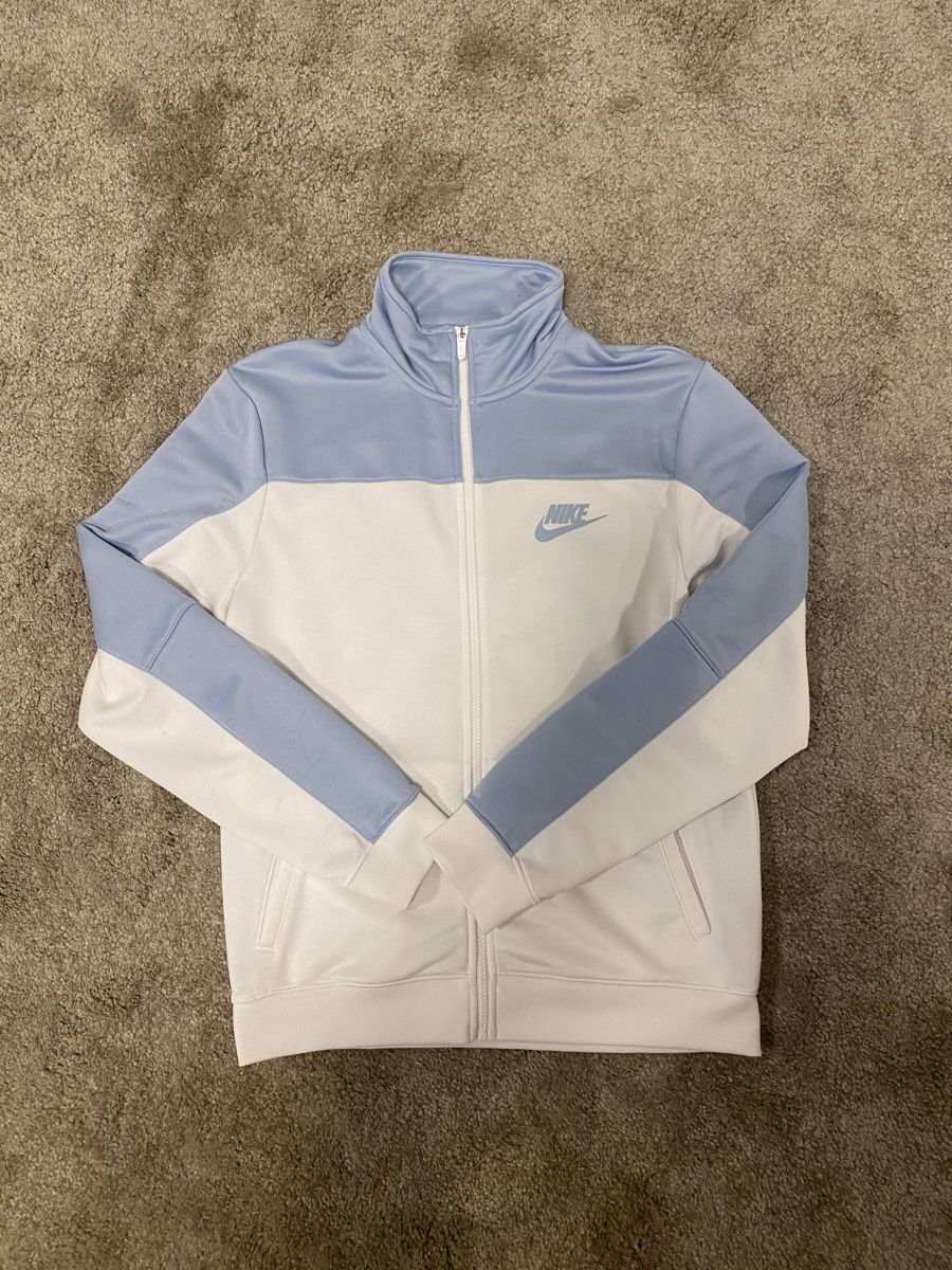 Nike Lotti di vestiti: Nike Trainingsanzug Gr. M – Usato da Brüttisellen venduto da xe_m 1