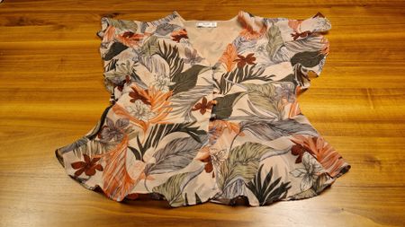 Mango Bluse mit Blumenmuster, Gr. M, ideal für den Sommer!