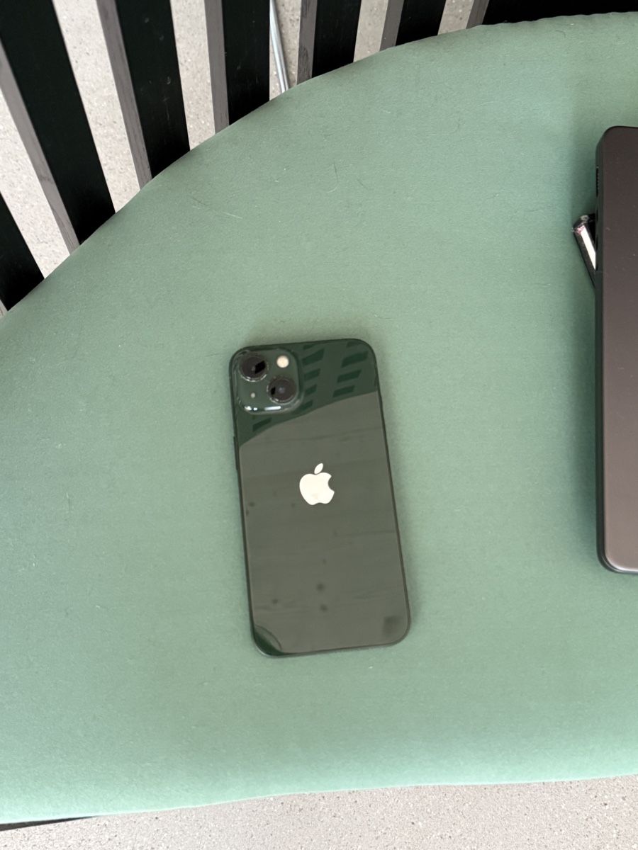 Apple Handys / Smartphones: iPhone 13, 128 GB – Gebraucht aus Basel von luk_j8yb 2