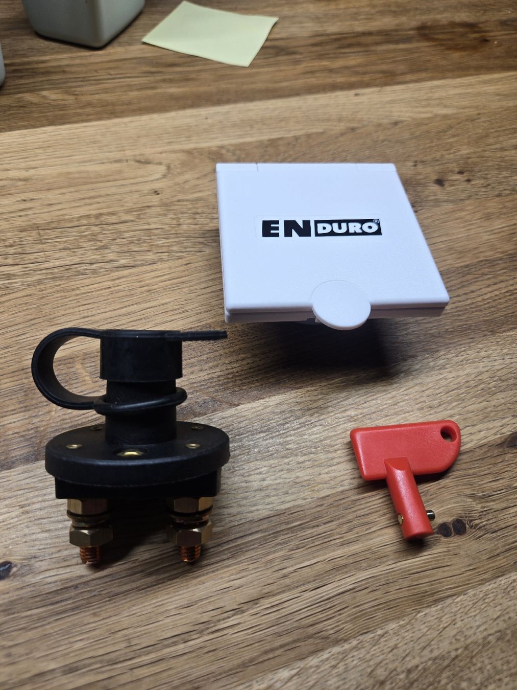 Interruttori: Trennschalter 12V/24V ENDURO mit Steckdose neu – Nuovo (secondo la descrizione) da Obergerlafingen venduto da reto.dubach