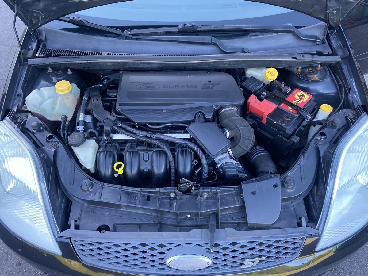 Ford Automobili: Ford Fiesta ST150 – Difettoso da La Chaux-de-Fonds venduto da mik_c8vp 6