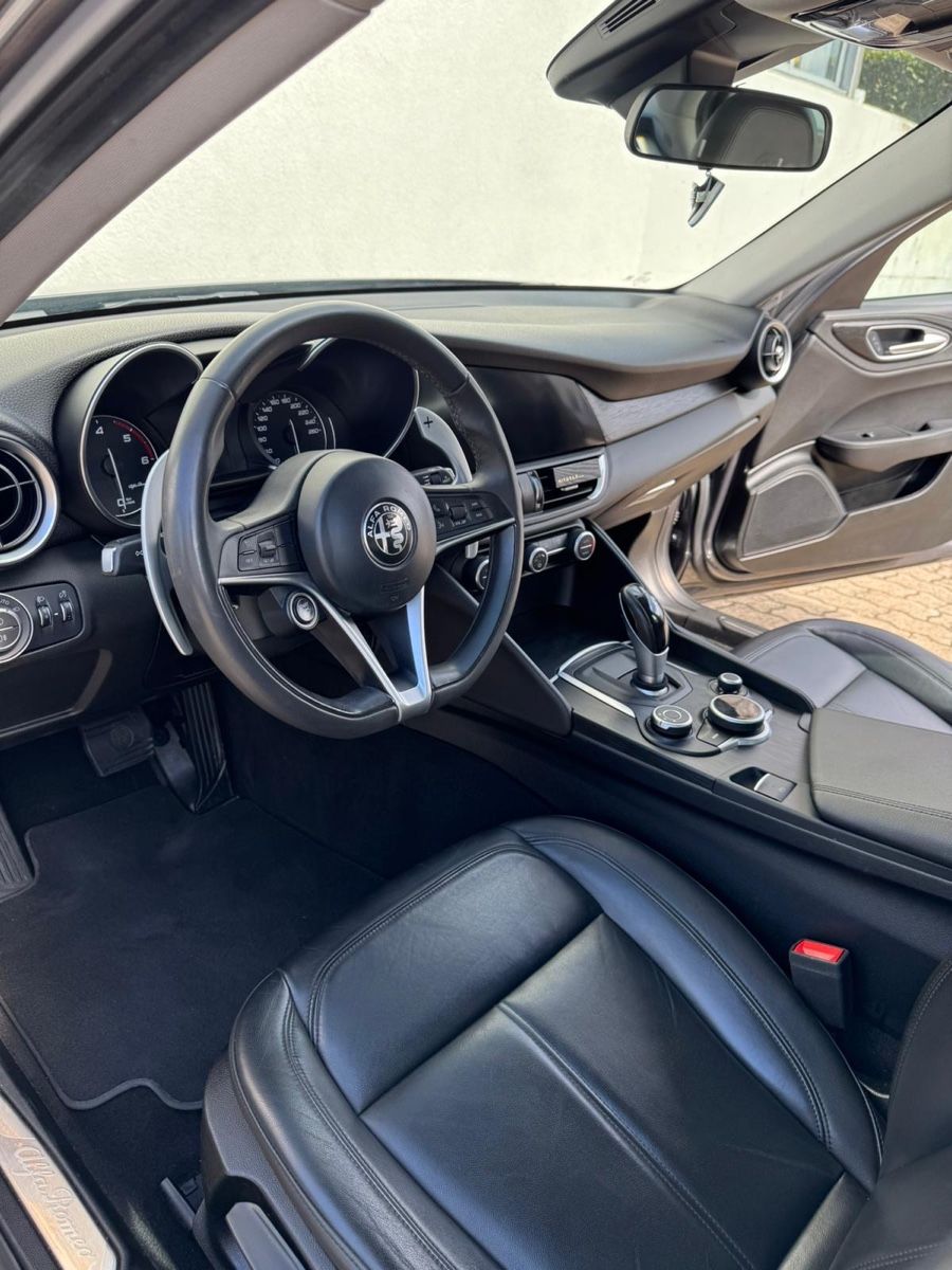 Alfa Romeo Automobili: Alfa Romeo Giulia – Usato da Uznach venduto da Bergomi161 4
