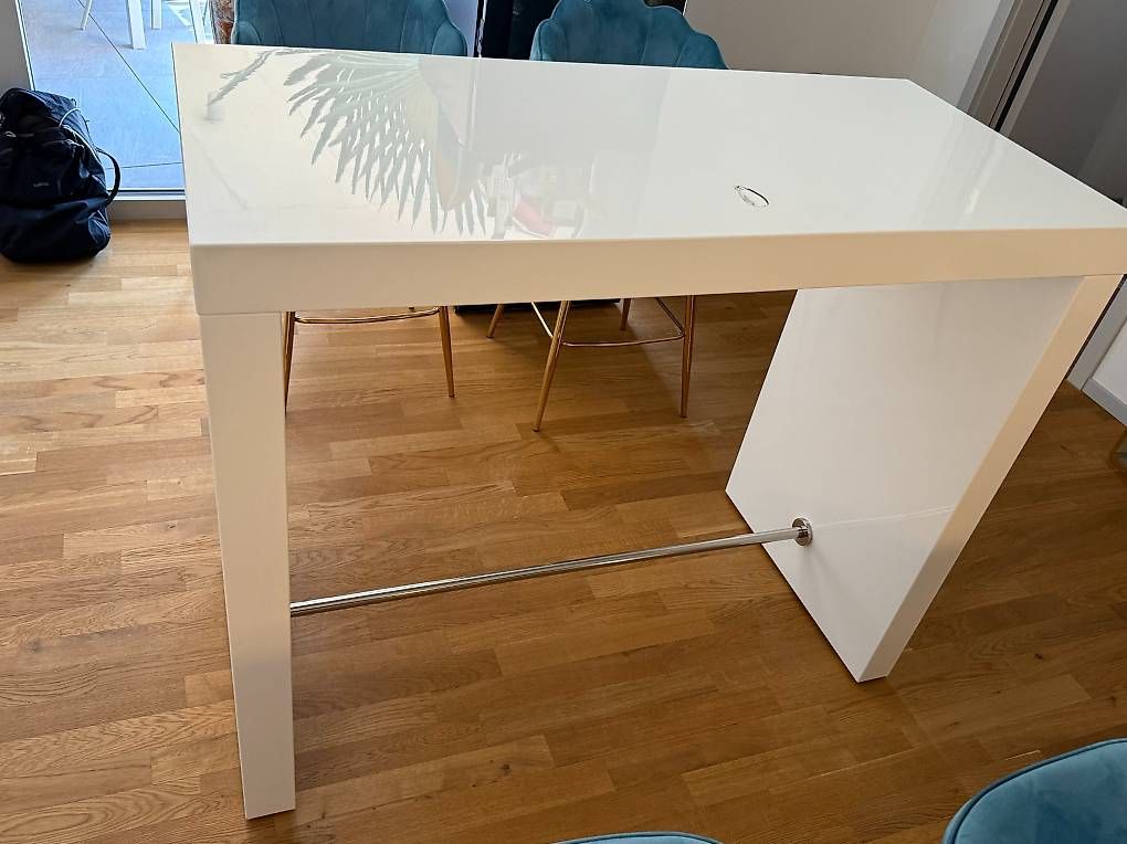 Allestimento di negozi e stand fieristici: Bartisch / Stehtisch Weiss Hochglanz – Usato da Bern venduto da Dekowahn 5