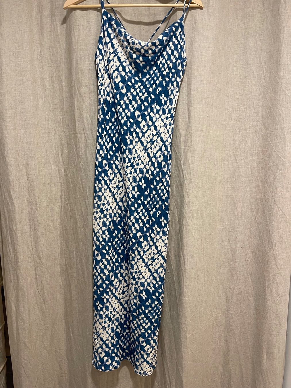 Zara Vestiti: Kleid blau-weiss gemustert  M Viskose Versand 9.- – Nuovo e nell'imballaggio originale da Meilen venduto da ana9 3