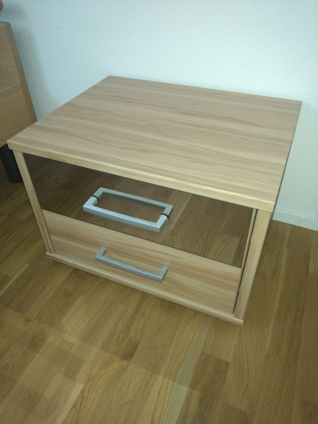 Comodini: Nachttisch mit 2 Schubladen – Usato da Kradolf venduto da oxanab