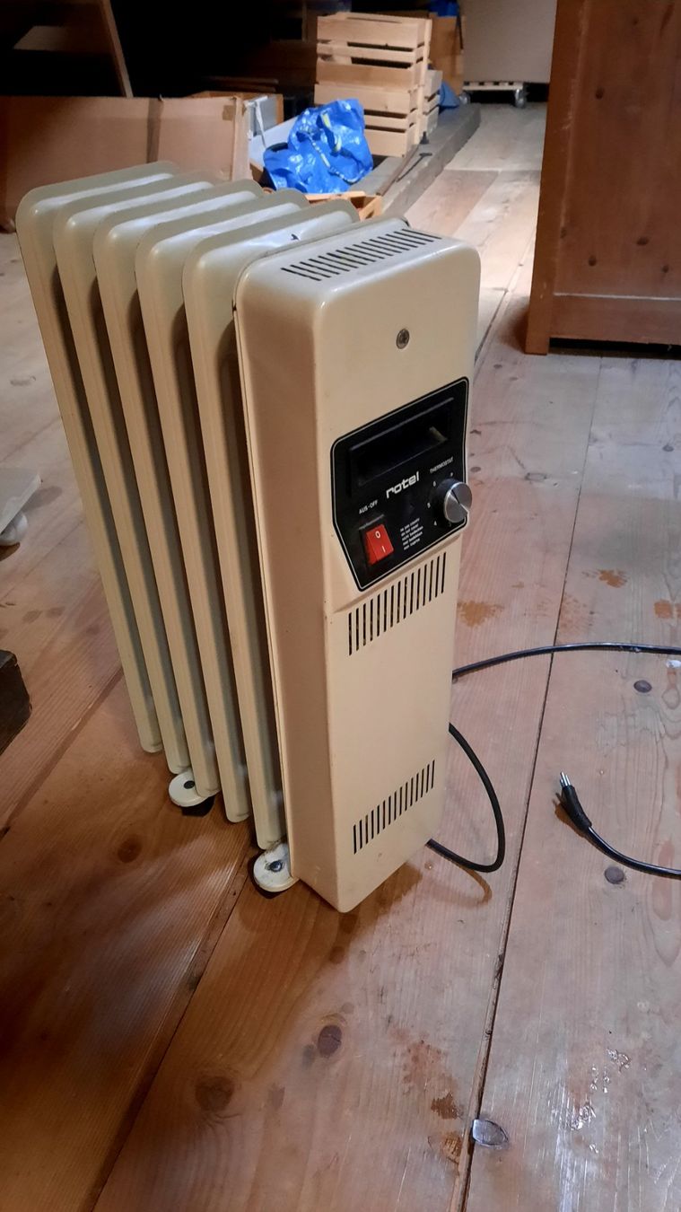 Radiatori: Radiator el. heizung – Usato da Ebnat-Kappel venduto da simlabeat