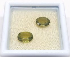 2x Saphirs verts 1.79 ct NON TRAITES - CERTIFICAT 895.- Fr