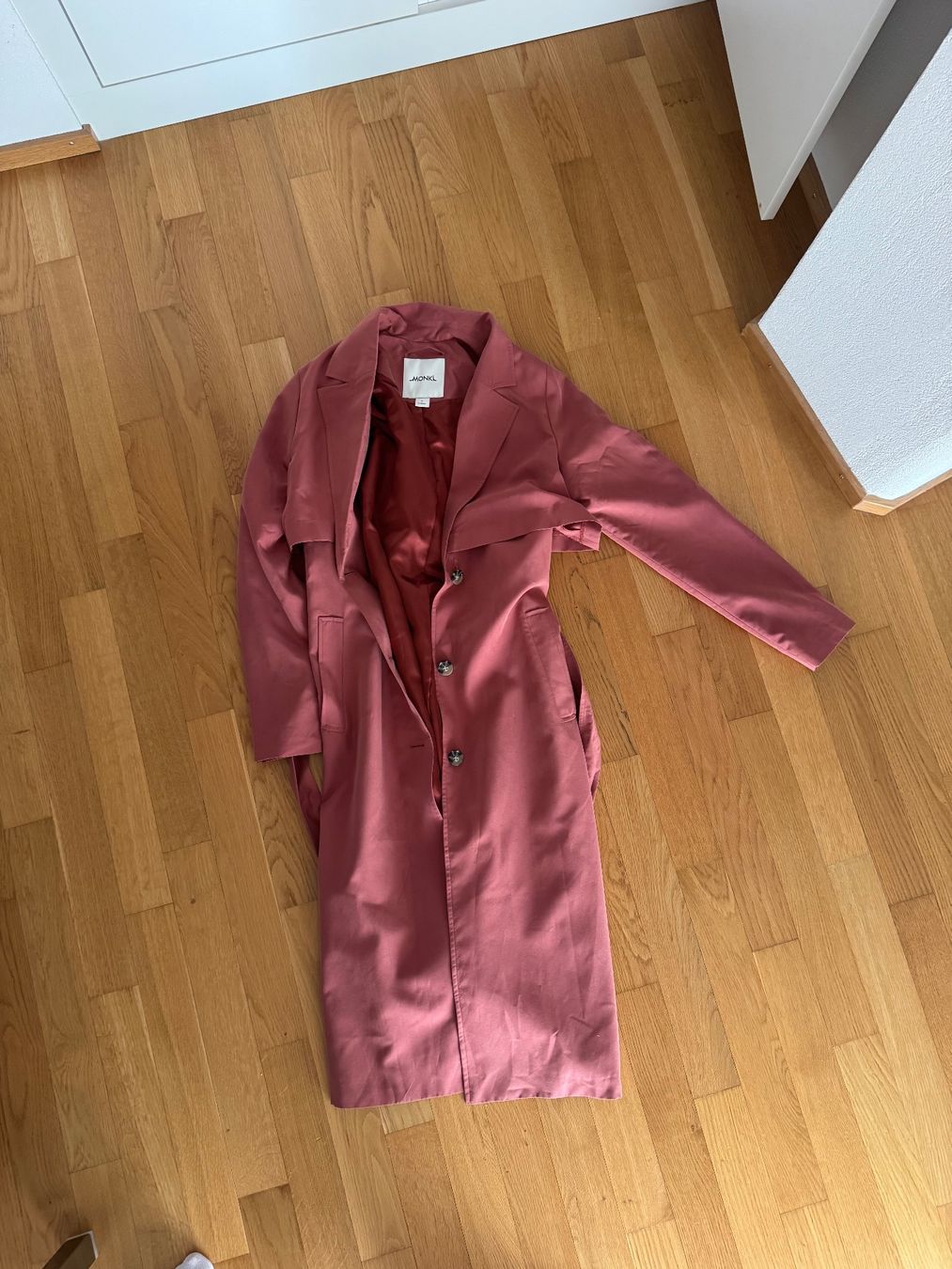 Cappotti: Trenchcoat in Altrosa – Usato da Chur venduto da snow_white_blue