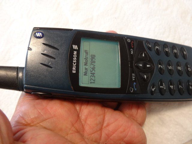 Ericsson Telefoni cellulari / Smartphones: ERICSSON ANTIK NATEL MIT LADEGERAT-LÄÜFT – Usato da zürich venduto da ahmad01 6
