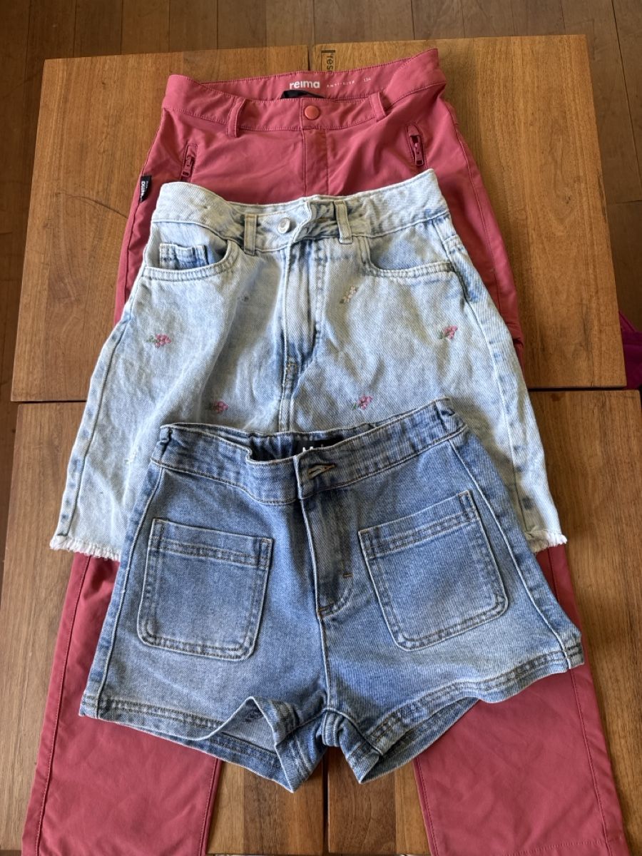 Lotti & Set di vestiti: Girls clothing bundle  – Usato da Männedorf venduto da Clearskies 2