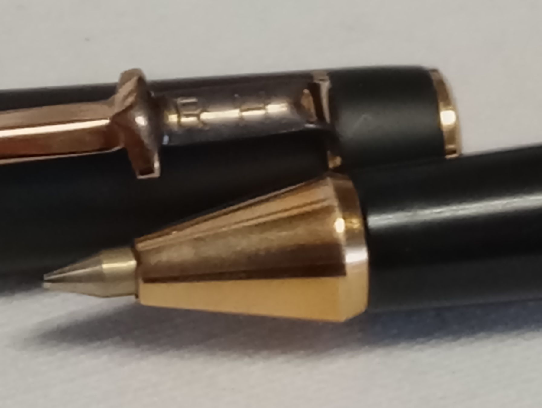 Caran D'Ache Stifte & Marker: Caran d'ache Stift – Gebraucht aus Volketswil von  2