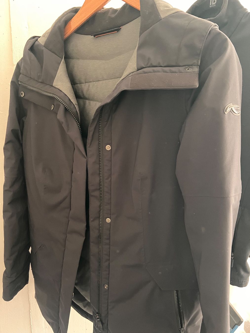 Kjus Lotti di vestiti: Lot of 3- KJUS winter coat & 2 zip up jackets – Nuovo (secondo la descrizione) da Lausanne venduto da NYC67 1