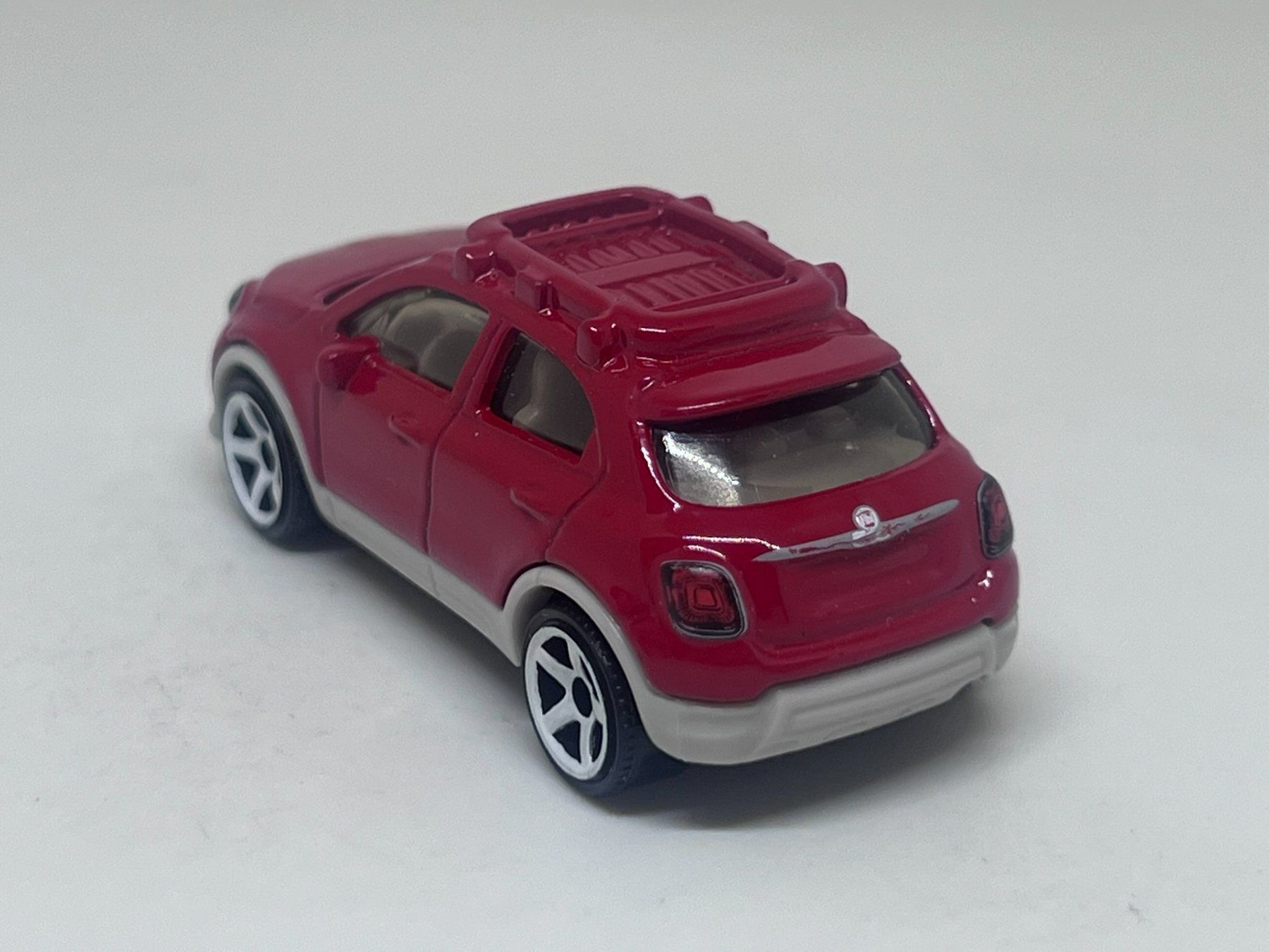 Matchbox Modellini d'auto: Matchbox 2016 Fiat 500X #762 – Usato da Wildegg venduto da LaaBoutique 2