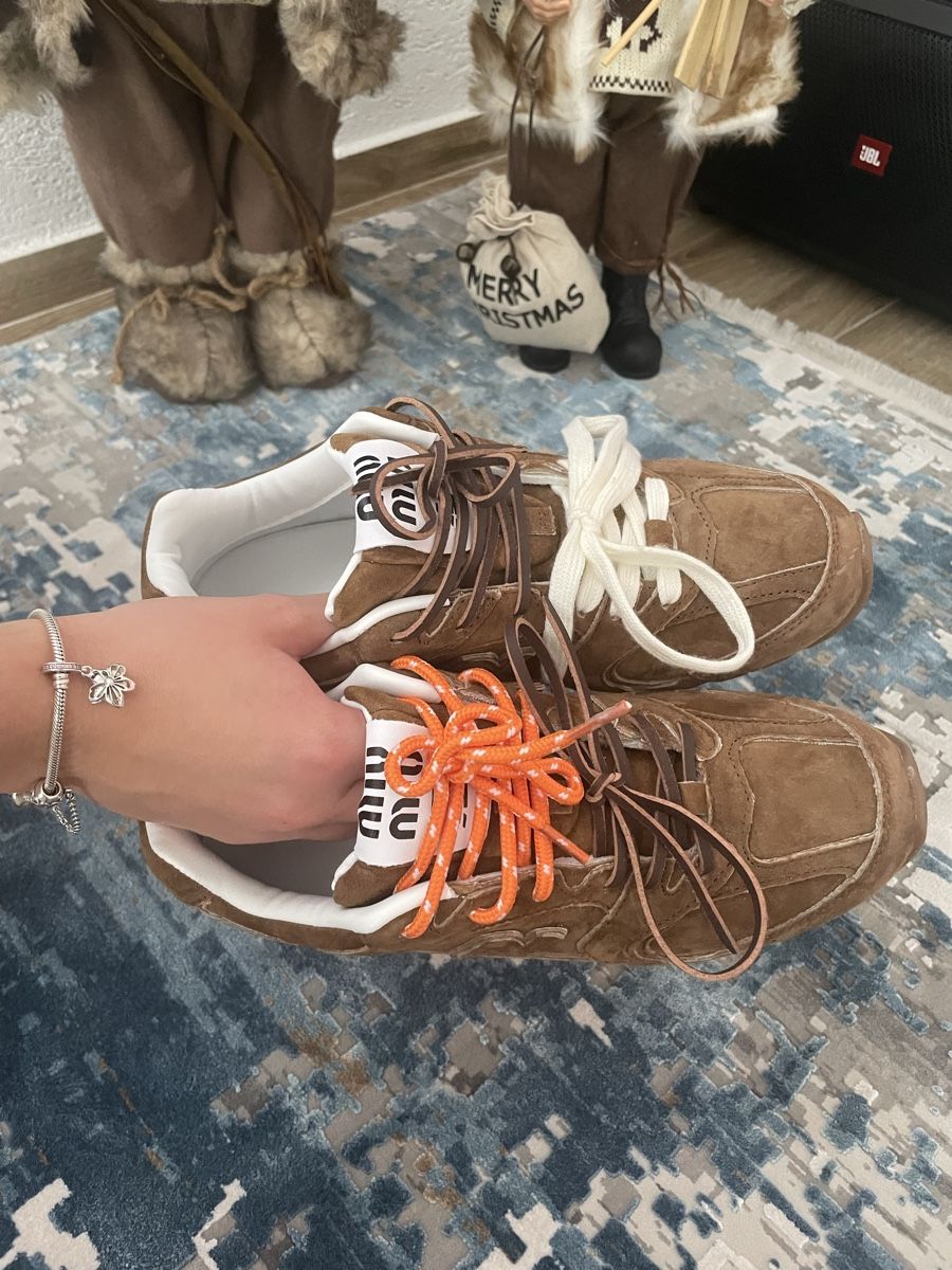 Scarpe da uomo: Miu Miu & NB Sneakers – Nuovo (secondo la descrizione) da Wattwil venduto da BL0NDA 2