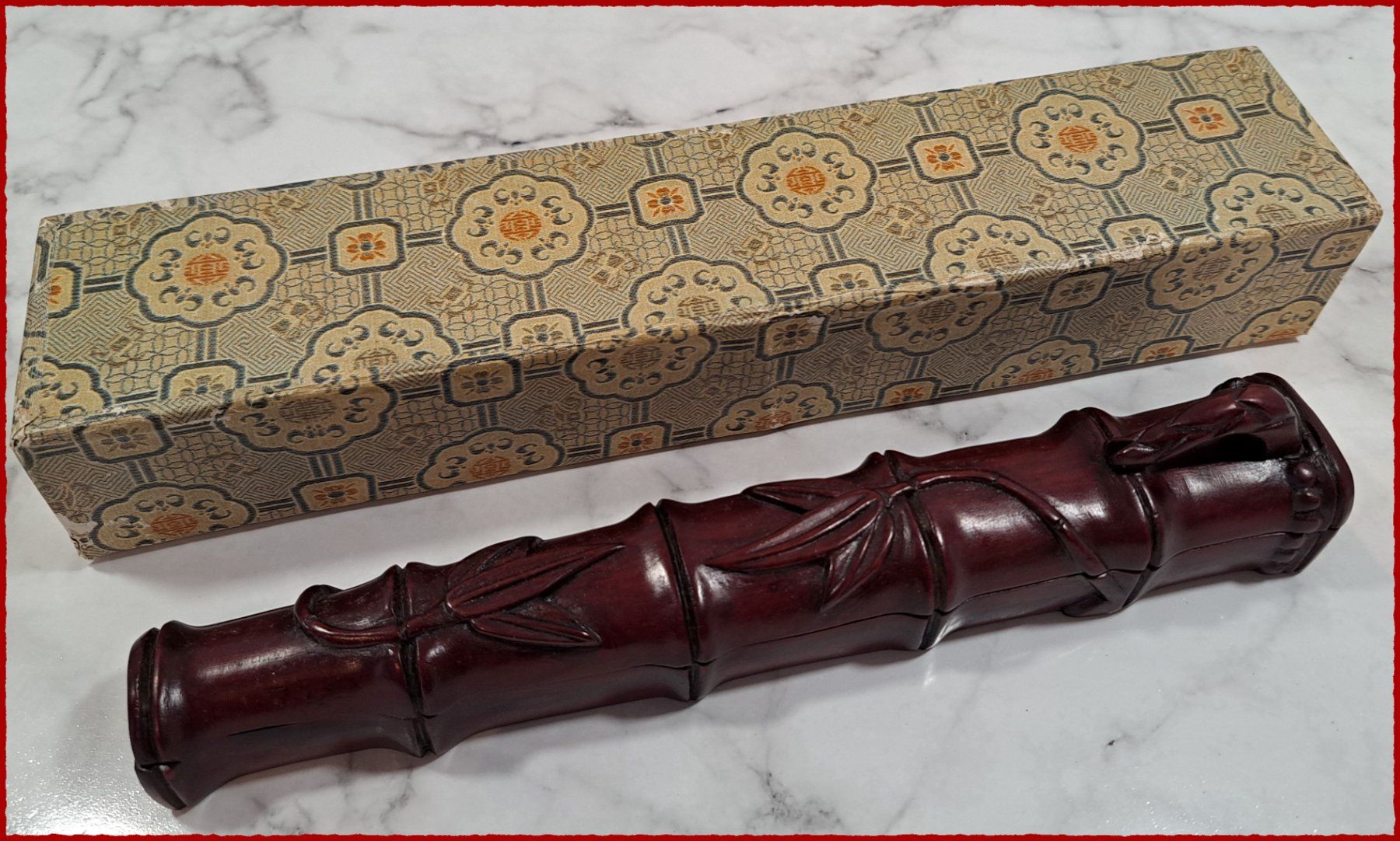 Set di posate: Essstäbchen in Handgeschnitzter Holzbox (Chopsticks) – Nuovo e nell'imballaggio originale da Nassenwil venduto da QuarySeller 1