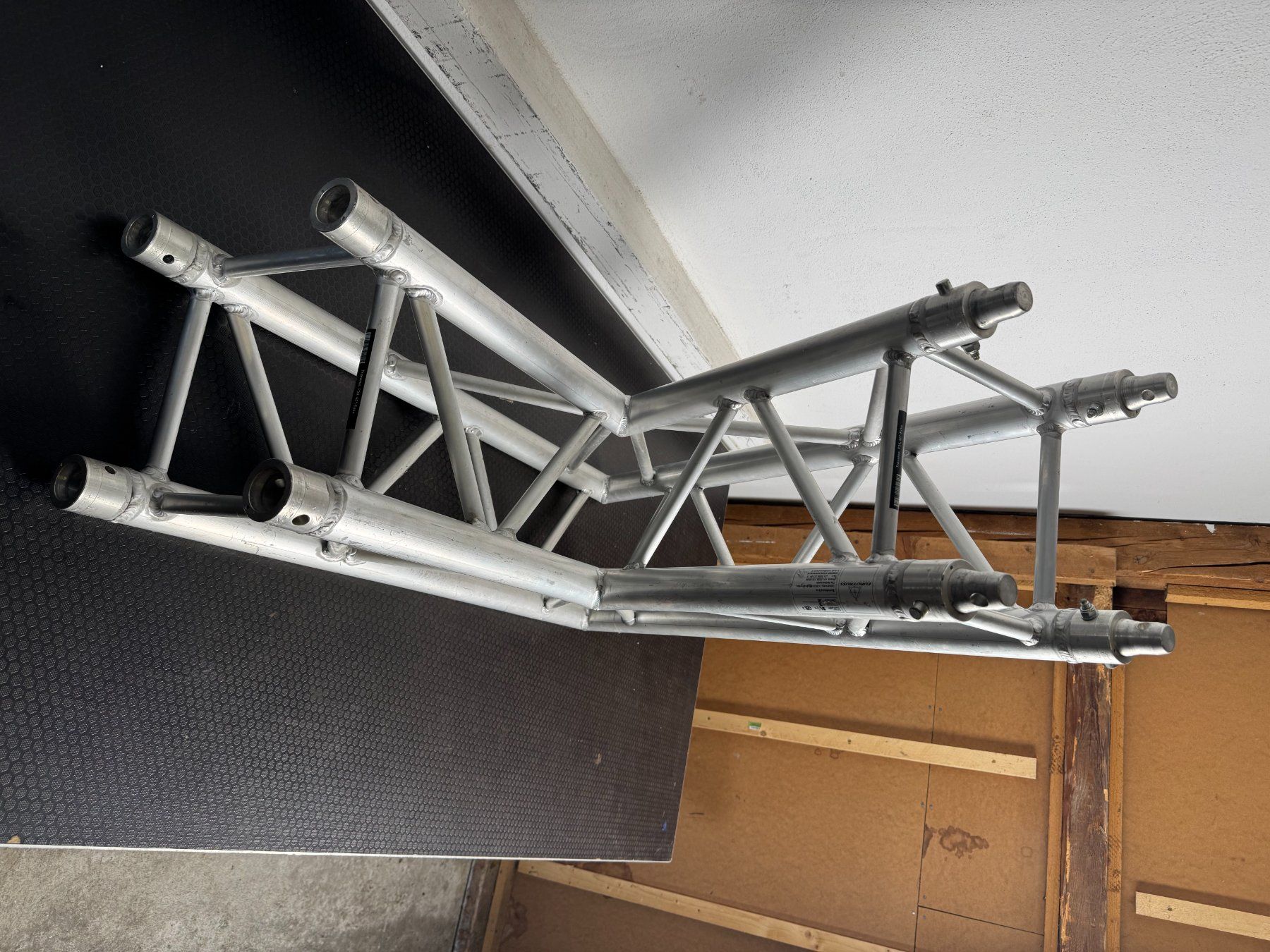 Tralicci: Eurotruss FD34 60° Ecke – Usato da Buchs AG venduto da N-joyEvents 1