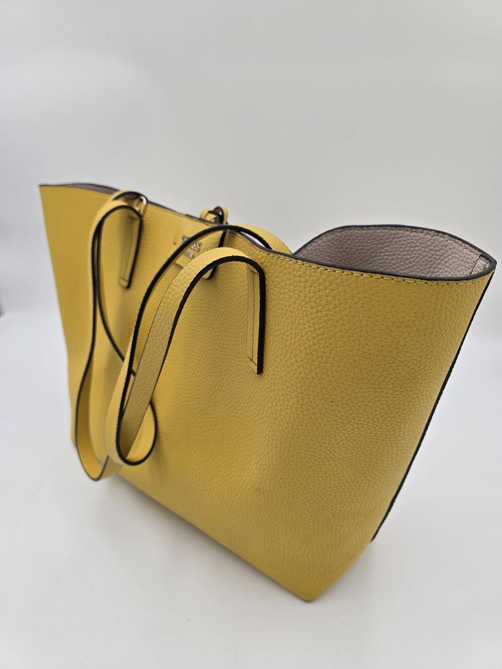 Guess Taschen für Damen: Guess Shopper – Gebraucht aus Adligenwil von Die-Fundgrueb-CH 2