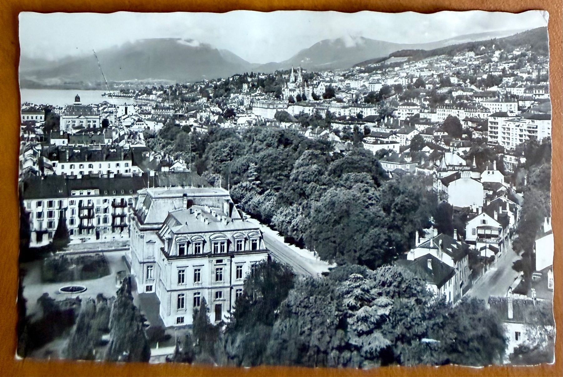Cartoline postali: Neuchâtel - Belle vue générale ancienne – Usato da Lutry venduto da Ediego