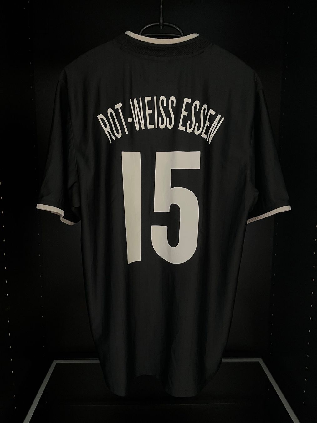 Nike Canottiere & Pantaloni: Rot-Weiss Essen Trikot – Nuovo (secondo la descrizione) da Näfels venduto da dom_9p7f 1