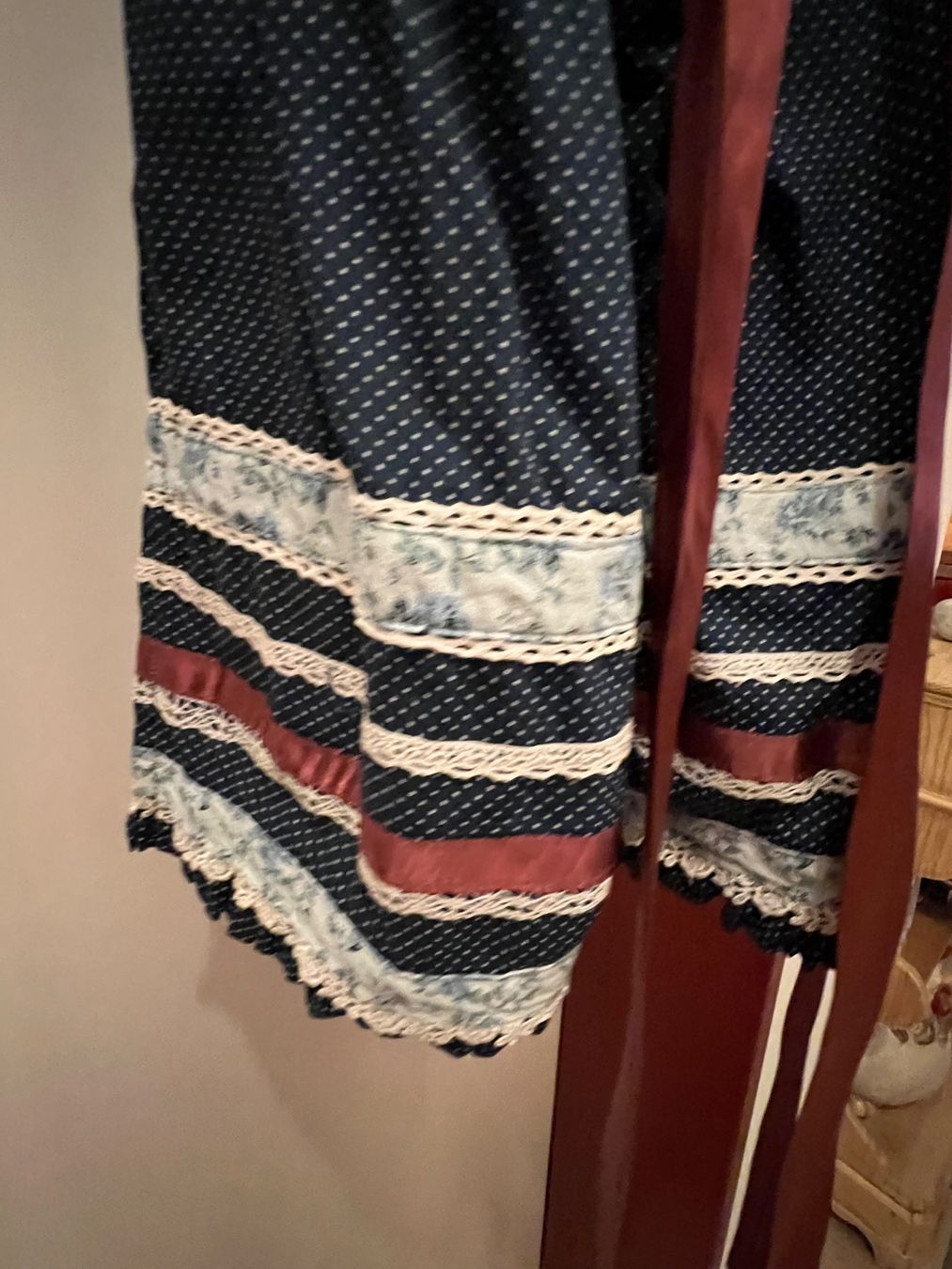 Kostüme: MarJo Dirndl, Grösse 44, blau/weiss – Gebraucht aus Tuggen von GlKa79 2