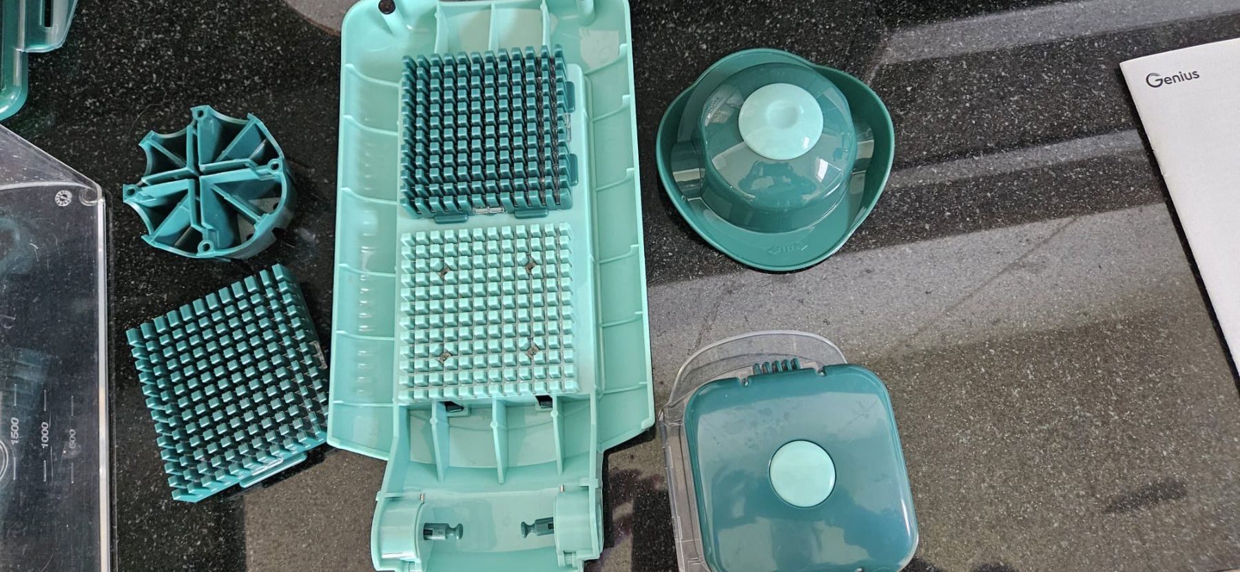 Elettrodomestici da cucina: Nicer Dicer - Das Original 13-Teilig / Mintgrün – Usato da Zweidlen venduto da Shubli