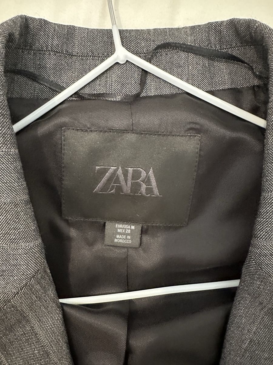 Zara Mäntel: Blazer Zara gris à rayures  – Neu (gemäss Beschreibung) aus Versoix von vic_5p9t 1