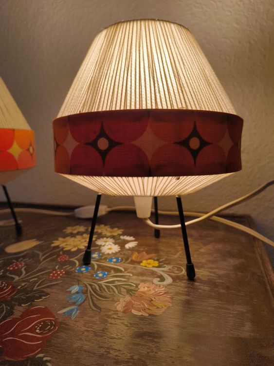 2-stk-vintage-70er-jahre-tisch-nachttisch-lampe-bast-gebraucht-in