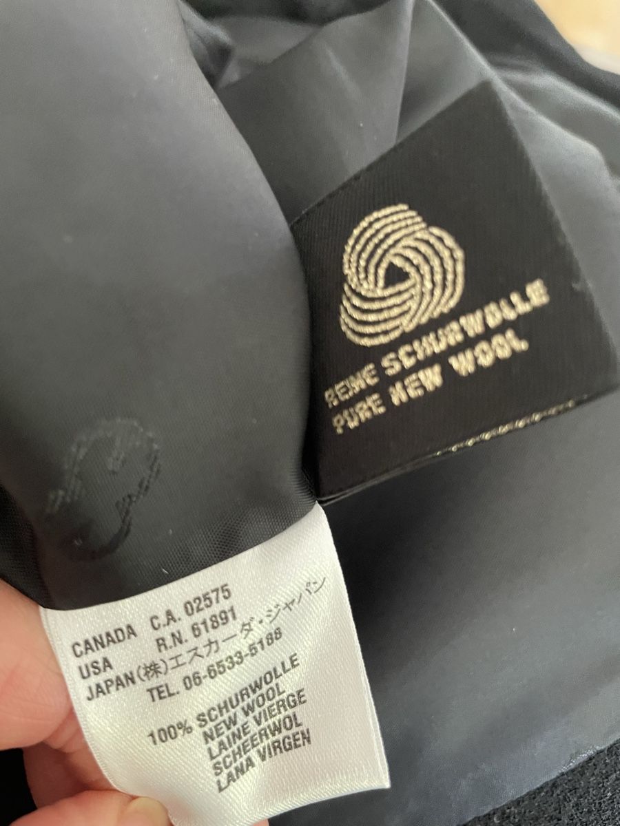 Escada Vestes: Wunderschöne elegante Jacke von Escada – Neuf (Voir description) à Zürich par Caracol1998 3