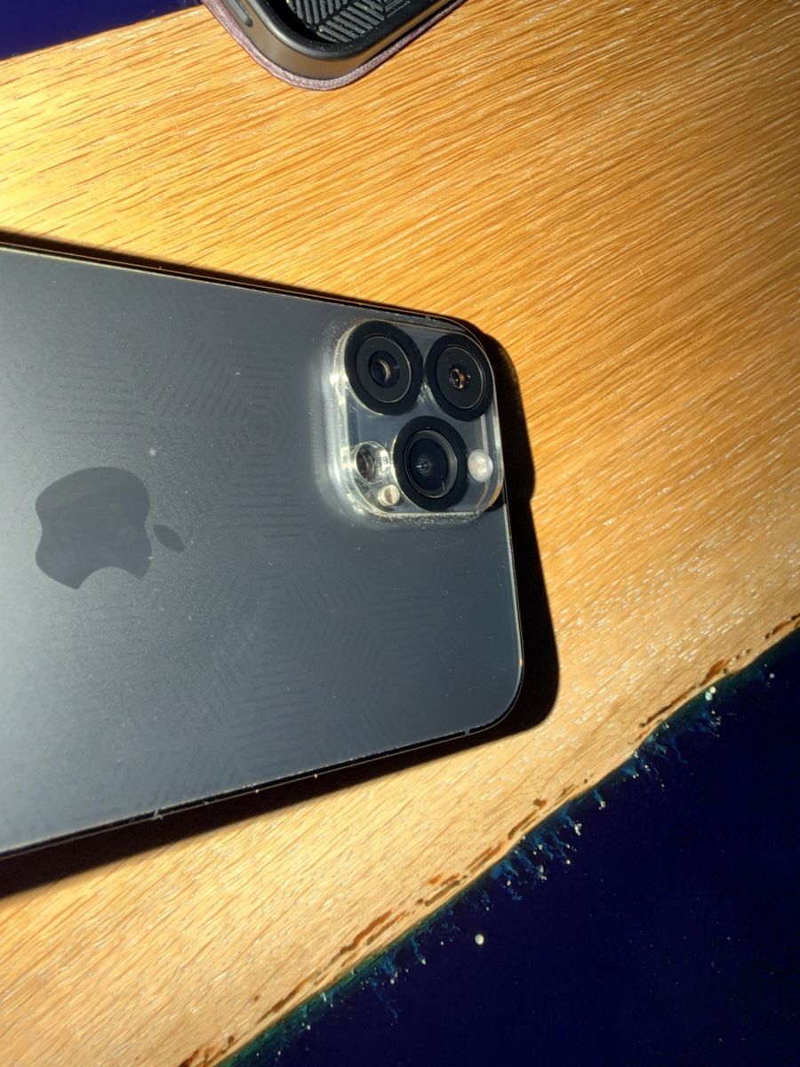 Apple Portables: iPhone Pro Max 13 – D'occasion à Kirchdorf AG par Domigall.Daniel 5