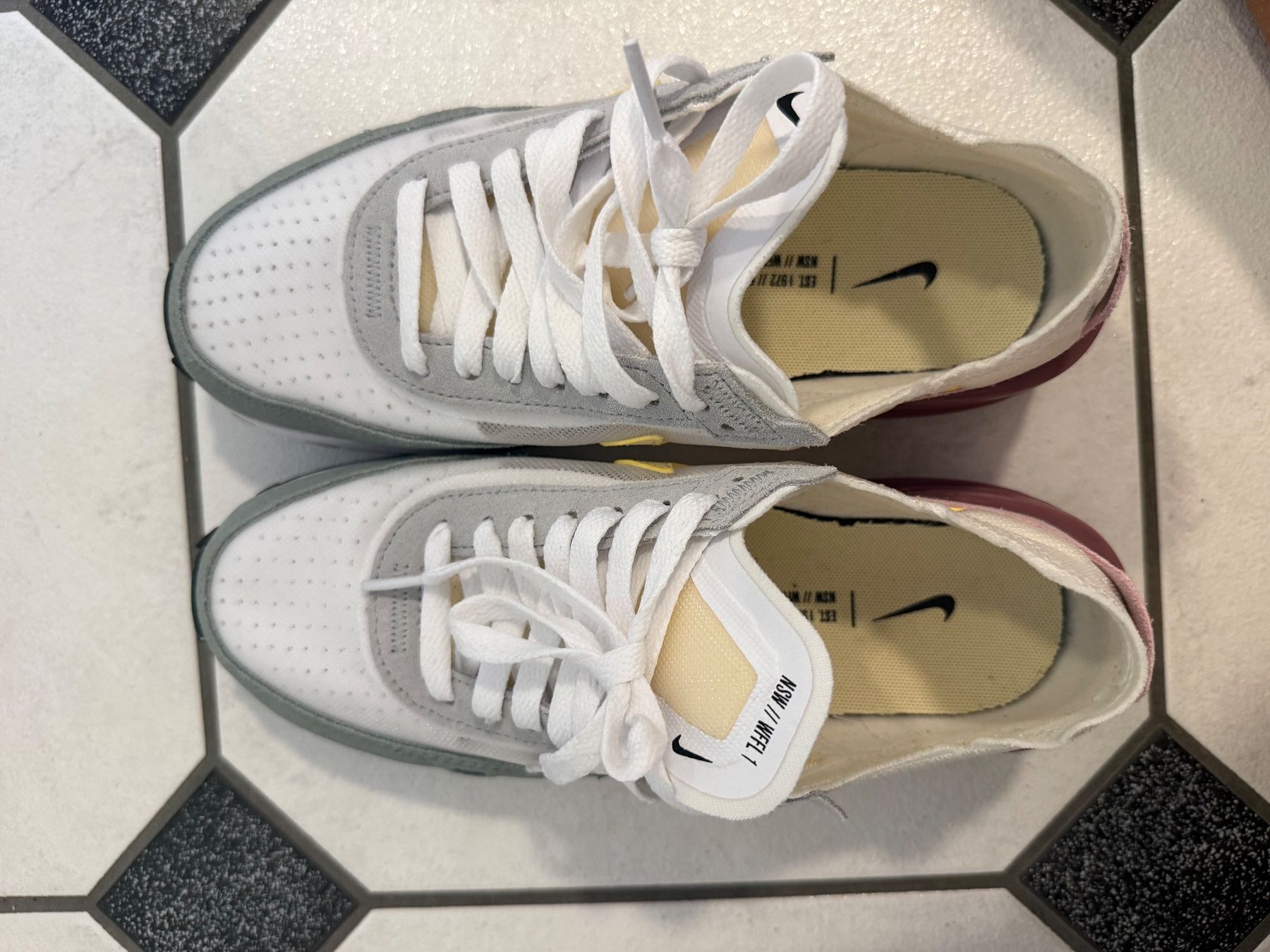Nike Chaussures femmes: Nike Sportswear - Waffle – D'occasion à Lausanne par Ruche_ 2