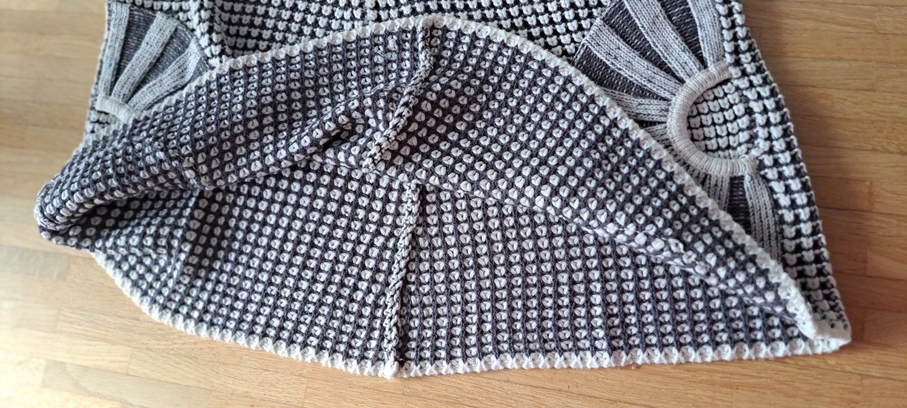 Altro in Moda donna: Poncho attractif en maille avec col roulé – Nuovo (secondo la descrizione) da Le Mont-sur-Lausanne venduto da olatiu 4