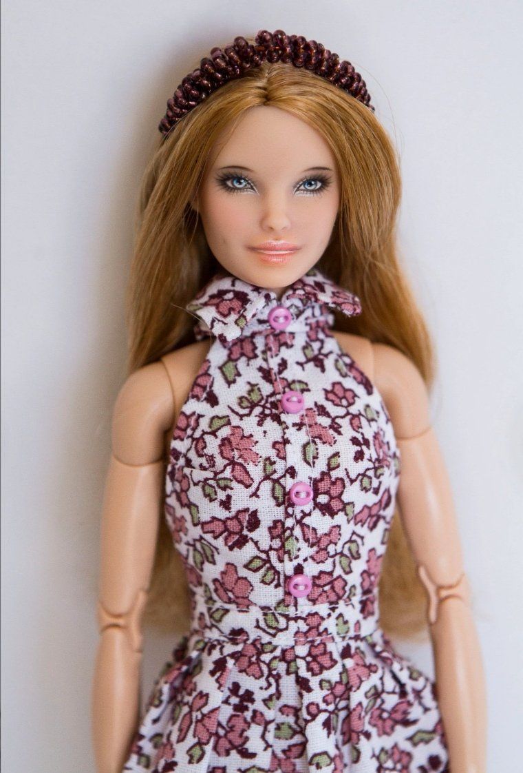 Bambole: Repainted Barbie / Einzelstück – Nuovo (secondo la descrizione) da Niederbipp venduto da kevintifu20 1