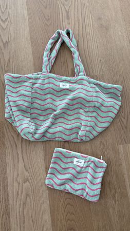Wouf Badetasche mit passendem Necessair 