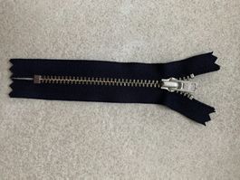 Reissverschlüsse 10cm (536 Stück)