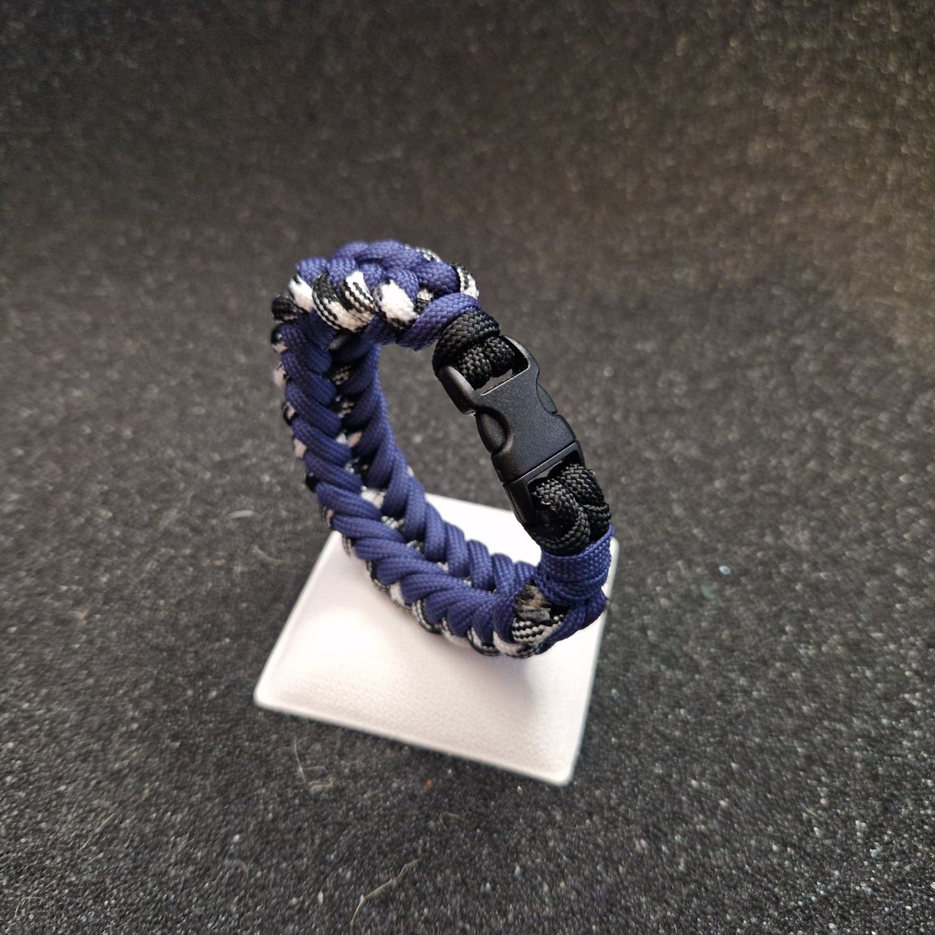 Armbänder & -reifen: Bracelet paracorde – Neu und originalverpackt aus Billens von D-Dorian