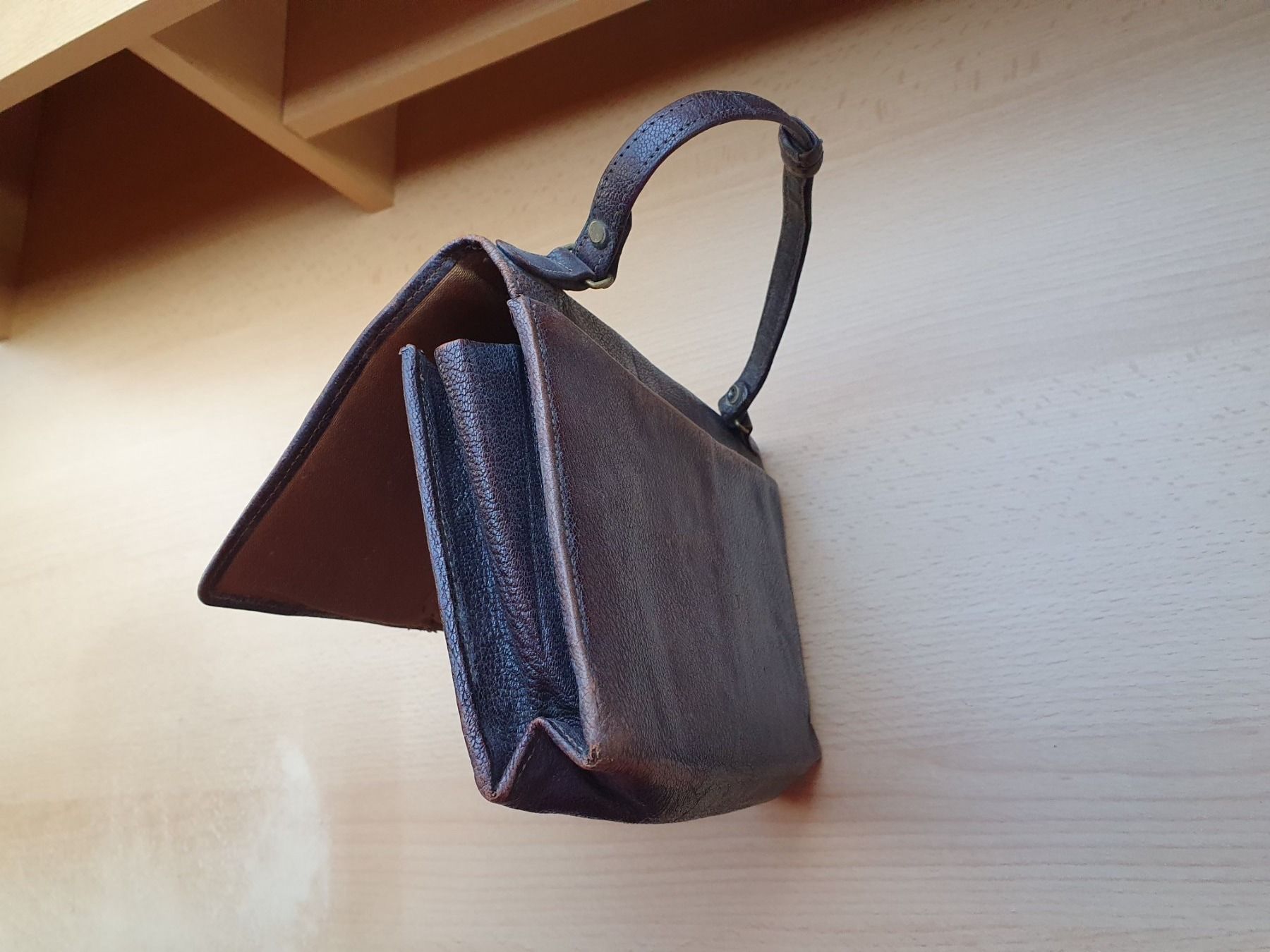 Borse da donna: Antike Leder Handtasche ca. 100-jährig – Usato da St. Margarethen TG venduto da Schachmatt 3