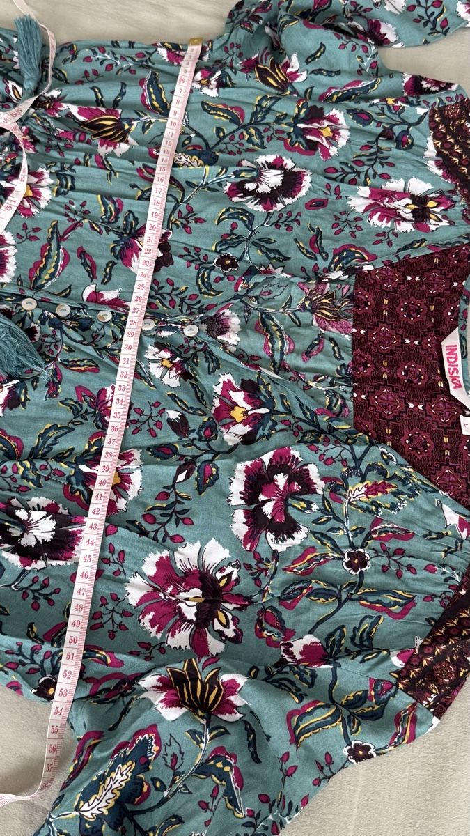 Robes: Kleid langarm floral  – Neuf (Voir description) à Mörigen par TimelessFinds 4