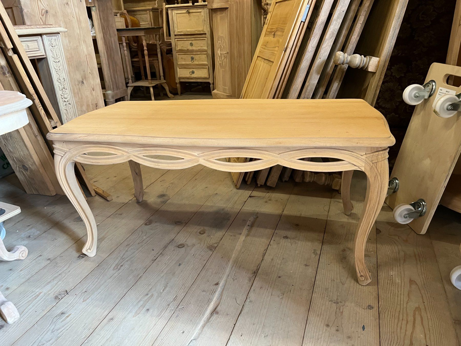 Tische: ART 982-J Table basse sablé – Gebraucht aus Pont-La-Ville von BCMGLEAL 1