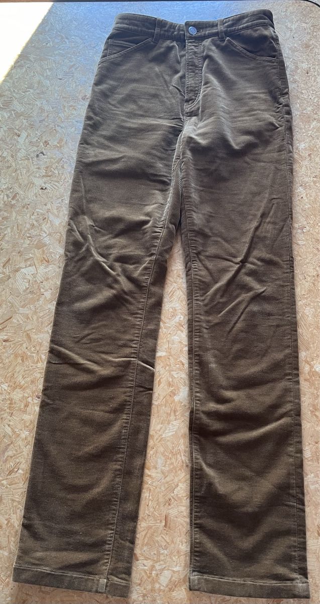 Massimo Dutti Pantaloni: Massimo Dutti Straight fit needlecord trousers – Usato da Boppelsen venduto da iris_b_u
