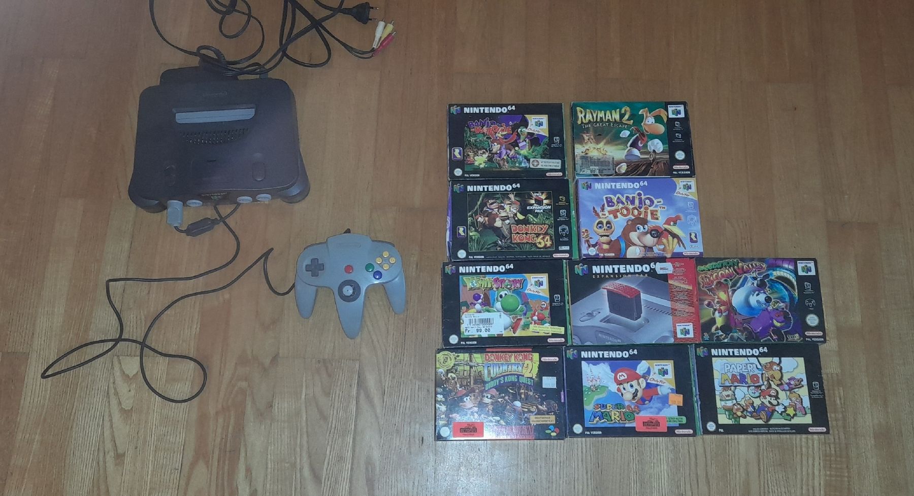 Nintendo Console: Console N64 avec 9 jeux – Usato da Gals venduto da Ben-j
