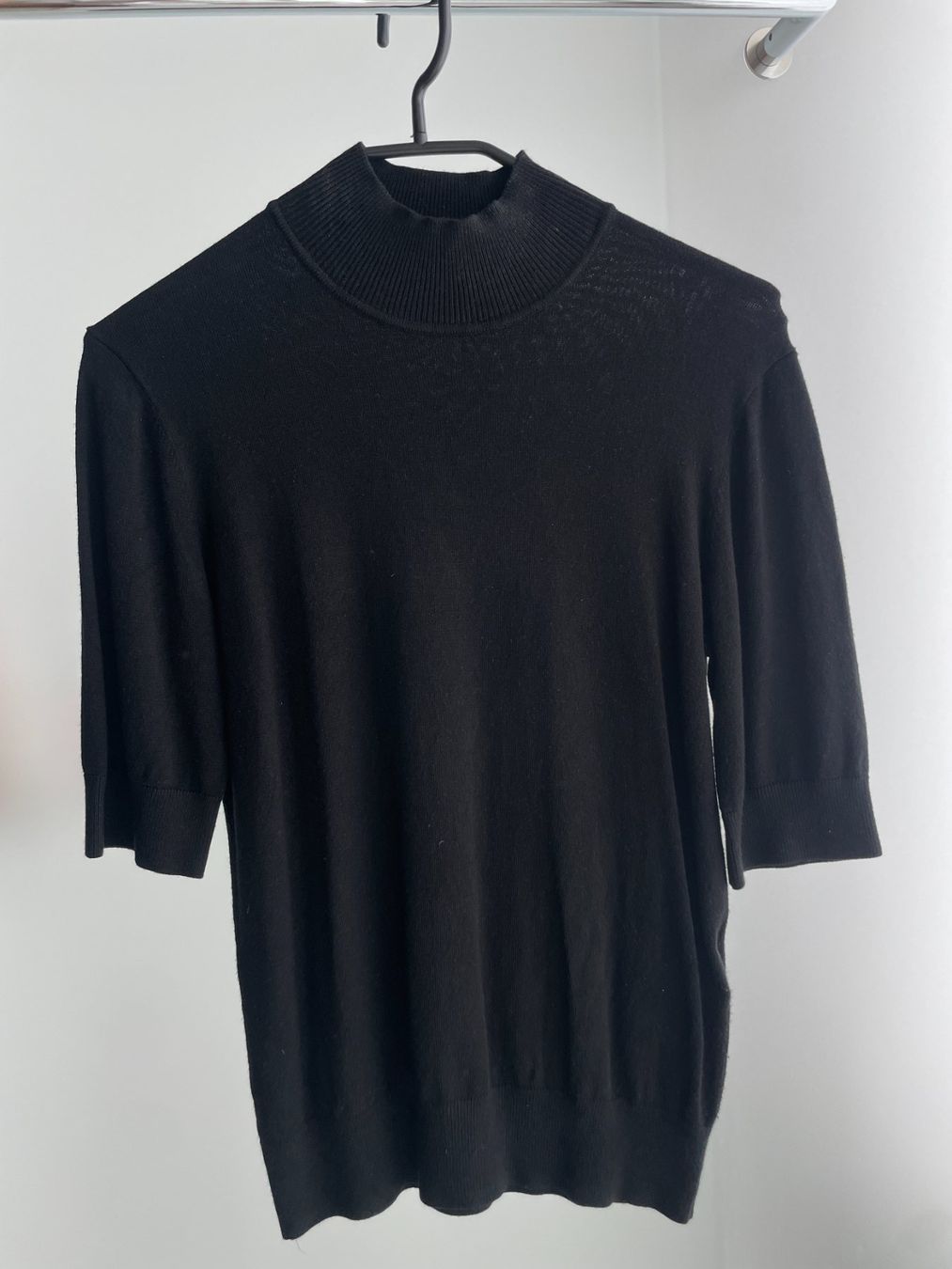 Hallhuber T-Shirts: Hallhuber - schwarzes kurzarm Turtleneck Gr.: S – Gebraucht aus Chur von jol_5phn